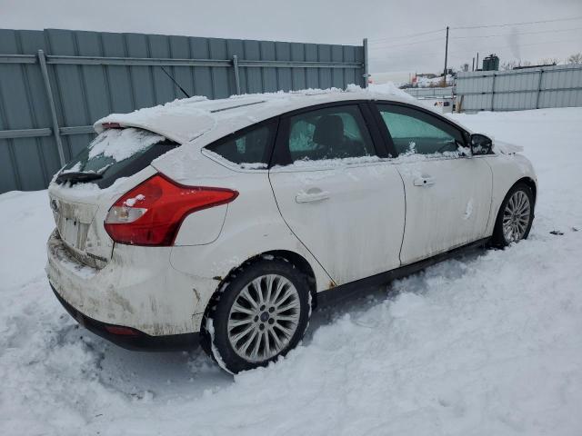 1FAHP3N26CL116080 - 2012 FORD FOCUS TITANIUM WHITE photo 3