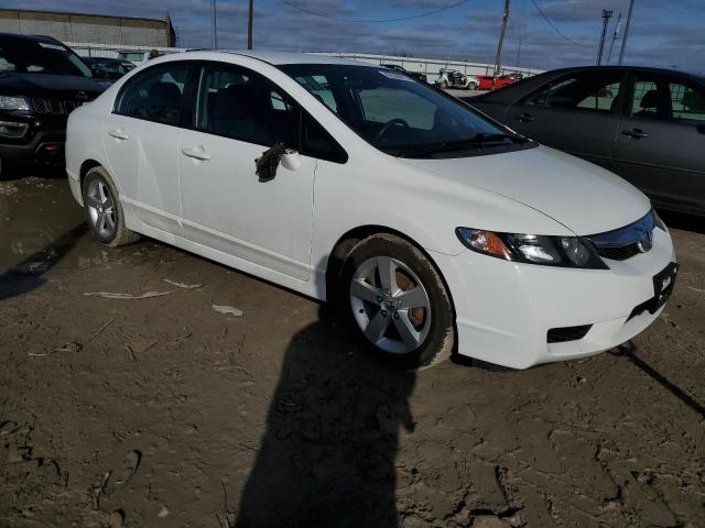 19XFA1F65BE003947 - 2011 HONDA CIVIC LX-S Blanc photo 4