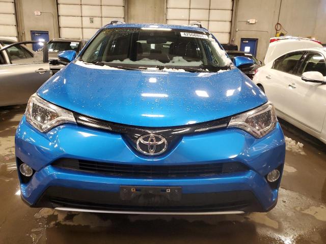 2T3RFREV6GW443015 - 2016 TOYOTA RAV4 XLE BLUE photo 5