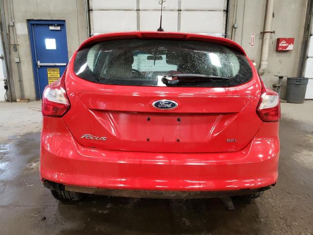 1FAHP3M25CL162758 - 2012 FORD FOCUS SEL RED photo 6