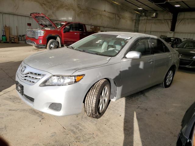 4T1BF3EK4BU761768 - 2011 TOYOTA CAMRY BASE SILVER photo 1