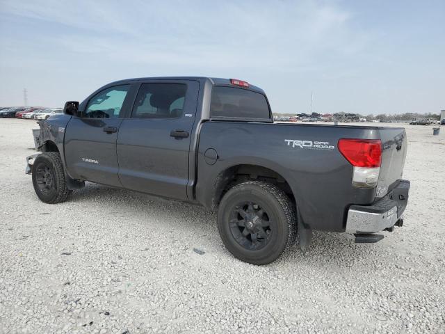 5TFDY5F18DX321952 - 2013 TOYOTA TUNDRA CREWMAX SR5 GRAY photo 2