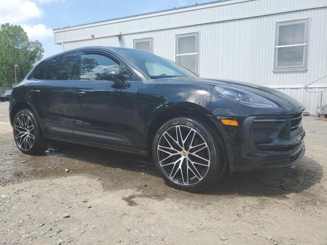 WP1AA2A50NLB04127 - 2022 PORSCHE MACAN BLACK photo 4