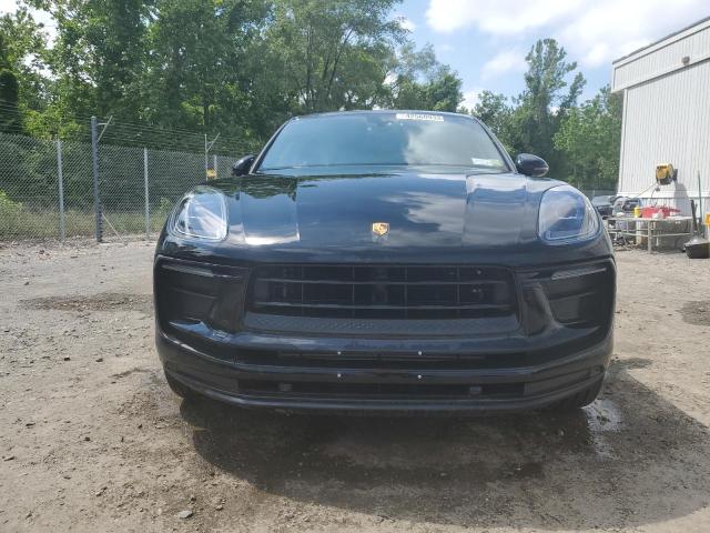 WP1AA2A50NLB04127 - 2022 PORSCHE MACAN BLACK photo 5