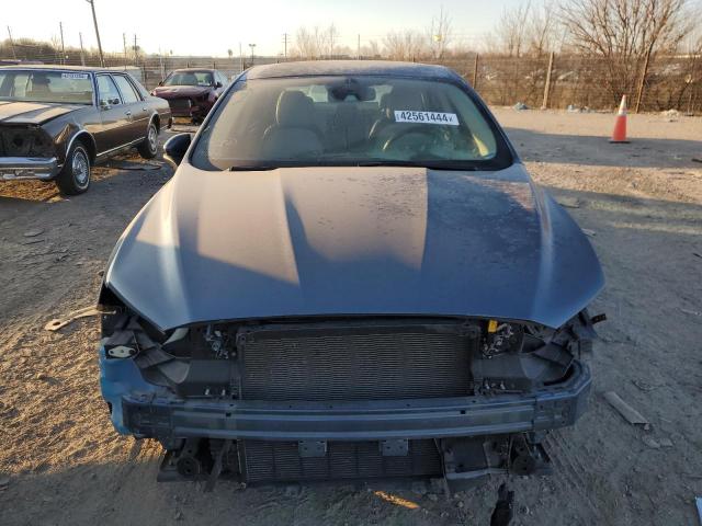 3FA6P0HD7KR113594 - 2019 FORD FUSION SE BLUE photo 5