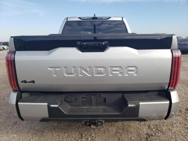 5TFNA5DB0PX075200 - 2023 TOYOTA TUNDRA CREWMAX PLATINUM Silber Foto 6