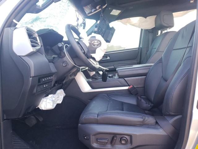 5TFNA5DB0PX075200 - 2023 TOYOTA TUNDRA CREWMAX PLATINUM Silber Foto 7