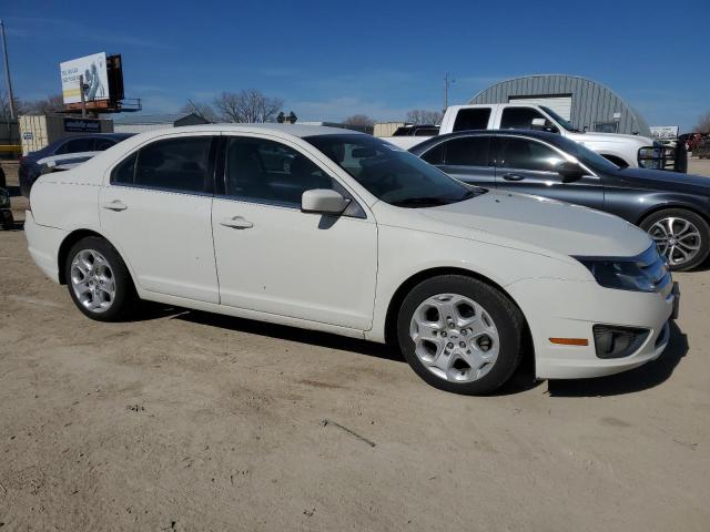 3FAHP0HA9BR160463 - 2011 FORD FUSION SE WHITE photo 4