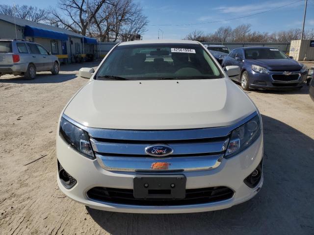 3FAHP0HA9BR160463 - 2011 FORD FUSION SE WHITE photo 5