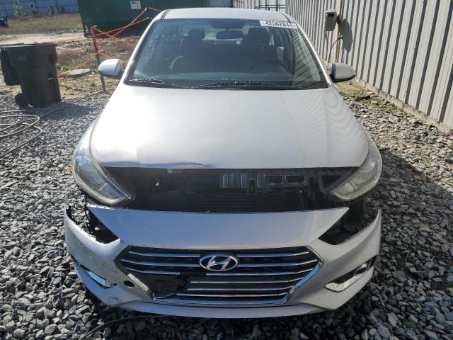 3KPC24A36KE061239 - 2019 HYUNDAI ACCENT SE SILVER photo 5