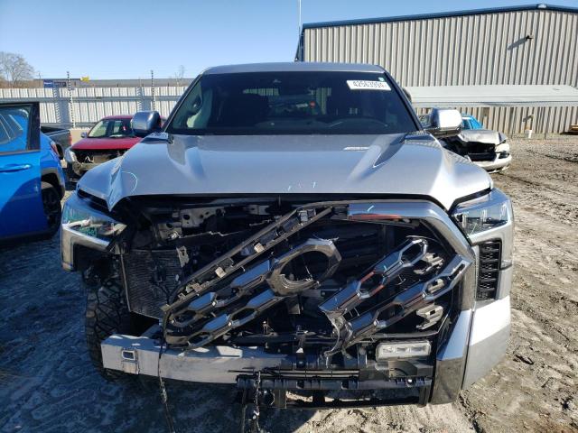 5TFNC5DB5NX003450 - 2022 TOYOTA TUNDRA CREWMAX PLATINUM Silber Foto 5