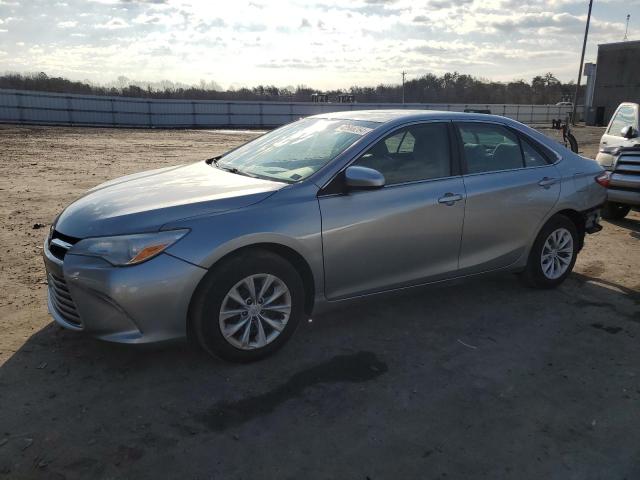 4T4BF1FK7FR474648 - 2015 TOYOTA CAMRY LE SILVER photo 1