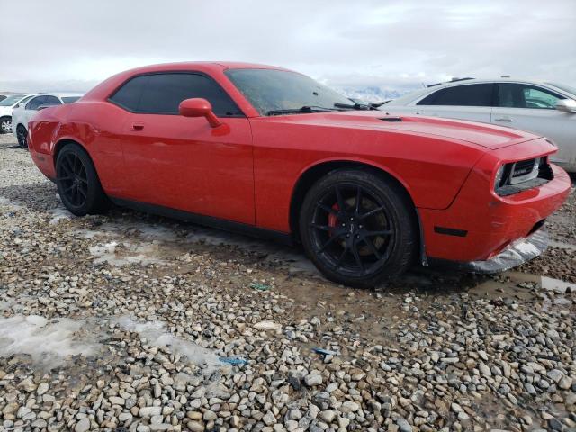 2B3LJ74W09H579826 - 2009 DODGE CHALLENGER SRT-8 RED photo 4