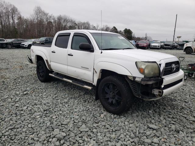 3TMJU4GN0BM121063 - 2011 TOYOTA TACOMA DOUBLE CAB PRERUNNER WHITE photo 4