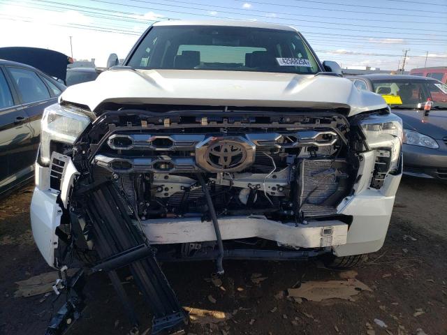 5TFNC5DB8RX051501 - 2024 TOYOTA TUNDRA CREWMAX PLATINUM 白色 照片 5
