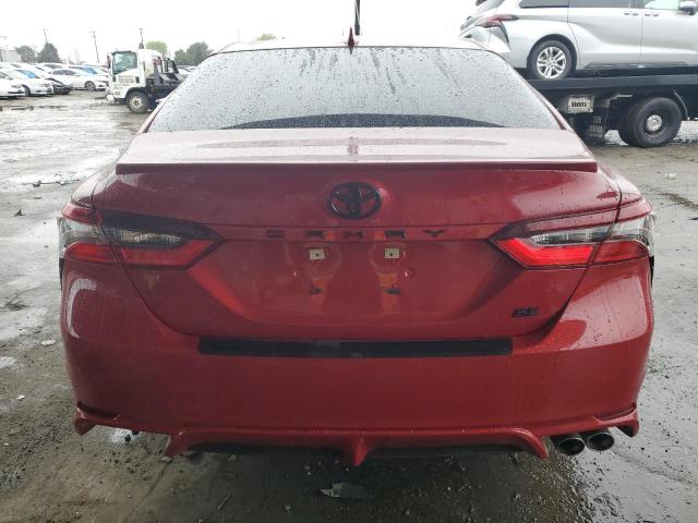 4T1T11AK0RU232258 - 2024 TOYOTA CAMRY SE NIGHT SHADE RED photo 6