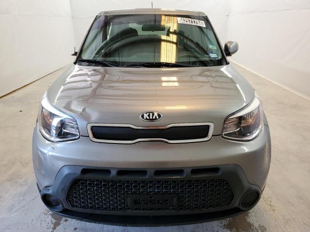 KNDJN2A2XG7402983 - 2016 KIA SOUL GRAY photo 5