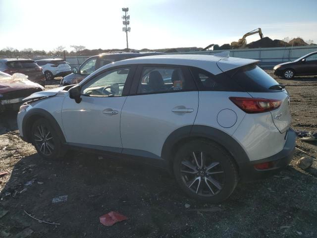 JM1DKFC7XJ0320192 - 2018 MAZDA CX-3 TOURING WHITE photo 2