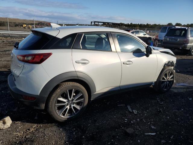 JM1DKFC7XJ0320192 - 2018 MAZDA CX-3 TOURING WHITE photo 3