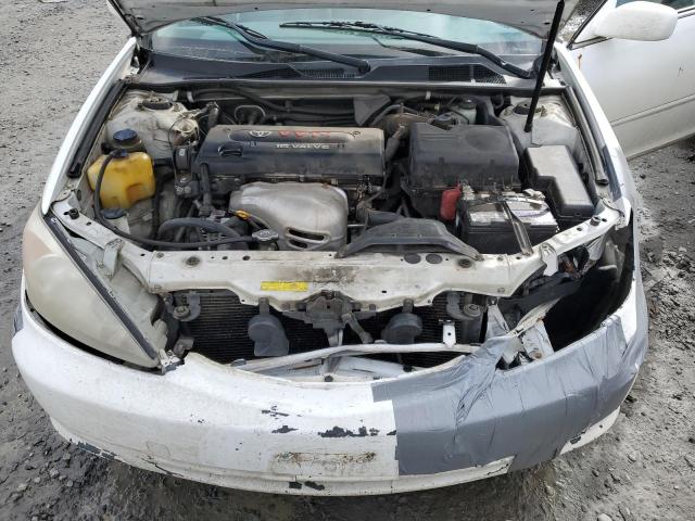 JTDBE32KX40273317 - 2004 TOYOTA CAMRY LE WHITE photo 11