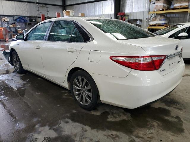 4T1BD1FK6FU143365 - 2015 TOYOTA CAMRY HYBRID WHITE photo 2