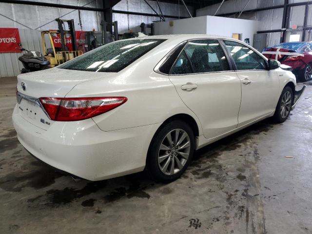 4T1BD1FK6FU143365 - 2015 TOYOTA CAMRY HYBRID WHITE photo 3