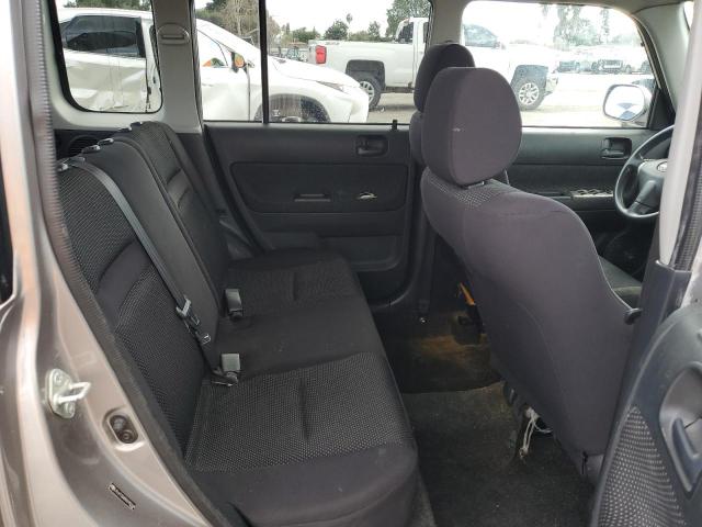 JTLKT334050182164 - 2005 TOYOTA SCION XB GRAY photo 10