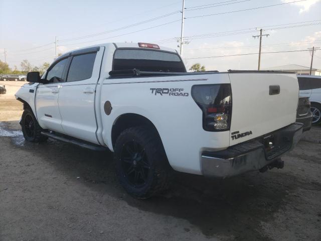 5TFEM5F17AX002439 - 2010 TOYOTA TUNDRA CREWMAX SR5 WHITE photo 2