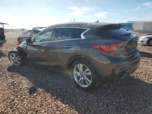 SJKCH5CP9HA031889 - 2017 INFINITI QX30 BASE Grau Foto 2