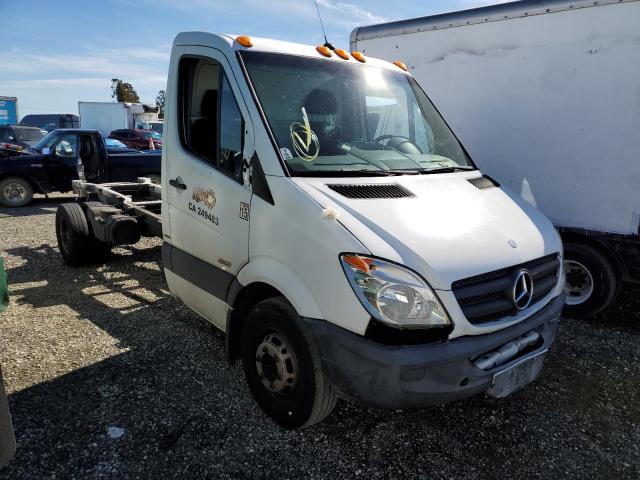 WDAPF4CCXB9483928 - 2011 MERCEDES-BENZ SPRINTER 3500 WHITE photo 4