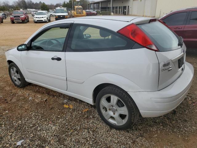 1FAFP31N17W307420 - 2007 FORD FOCUS ZX3 WHITE photo 2