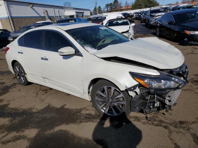 1N4AL3AP7GC271127 - 2016 NISSAN ALTIMA 2.5 WHITE photo 4