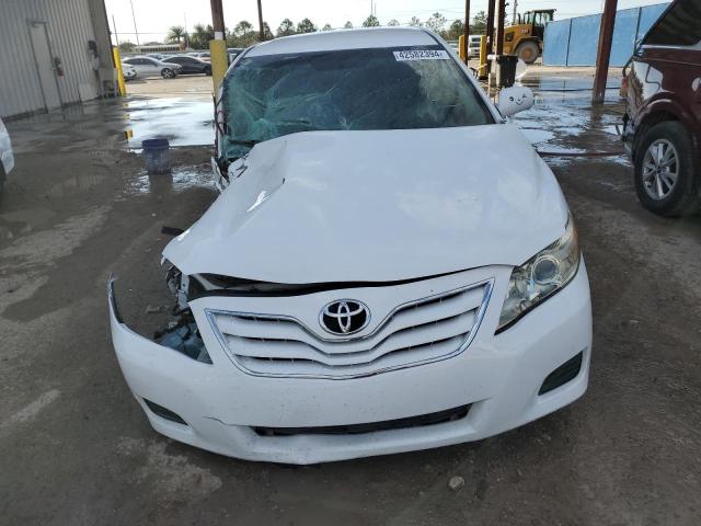 4T1BF3EK2BU753538 - 2011 TOYOTA CAMRY BASE WHITE photo 5