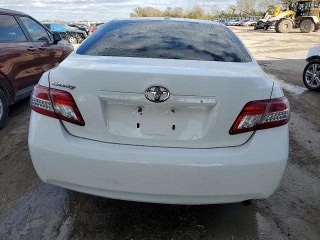 4T1BF3EK2BU753538 - 2011 TOYOTA CAMRY BASE WHITE photo 6