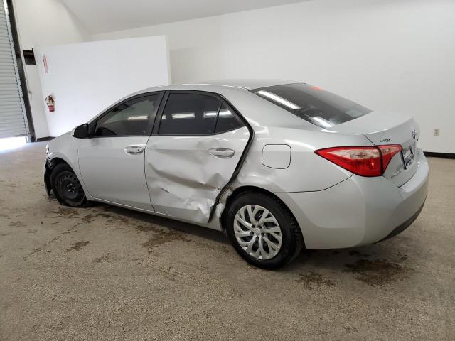 5YFBURHE9HP627475 - 2017 TOYOTA COROLLA L SILVER photo 2