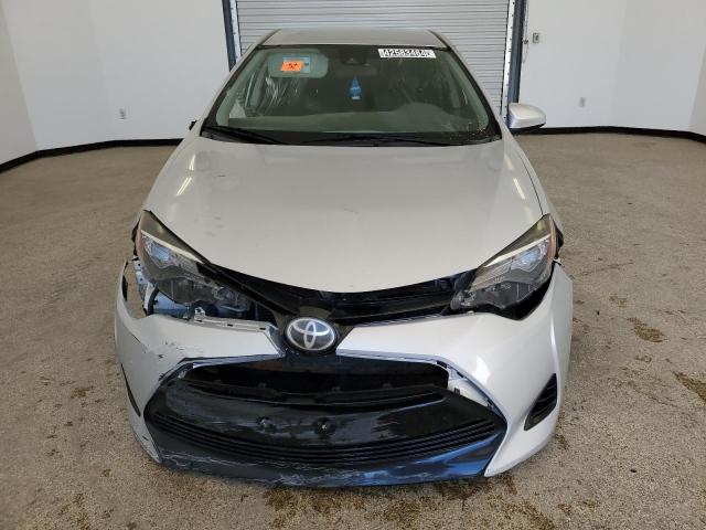 5YFBURHE9HP627475 - 2017 TOYOTA COROLLA L SILVER photo 5