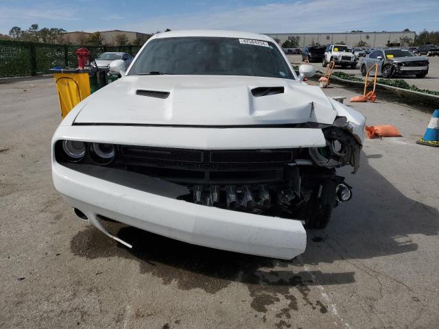 2C3CDZAGXJH183488 - 2018 DODGE CHALLENGER SXT WHITE photo 5