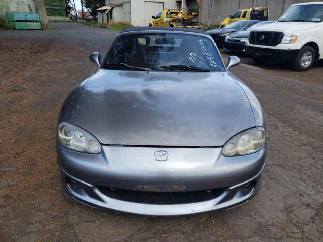 JM1NB353420225917 - 2002 MAZDA MX-5 MIATA BASE GRAY photo 5