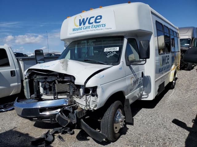 1FDFE4FS8BDA41222 - 2011 FORD ECONOLINE E450 SUPER DUTY CUTAWAY VAN WHITE photo 1