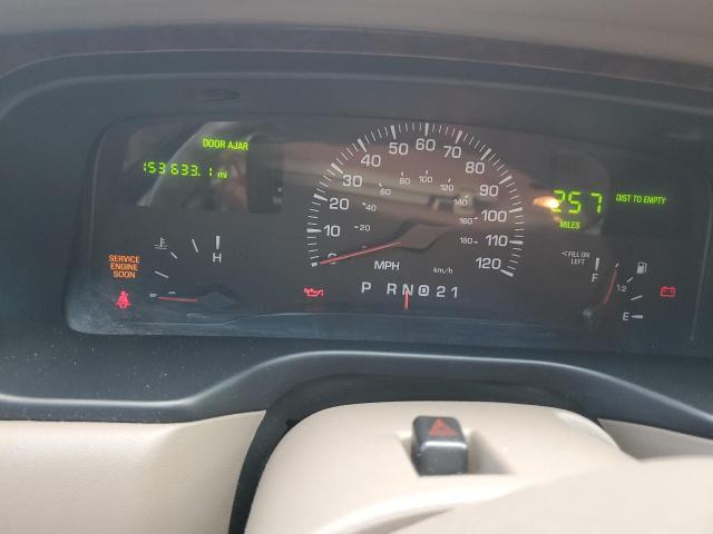 1LNHM81W82Y670419 - 2002 LINCOLN TOWN CAR EXECUTIVE GOLD photo 9