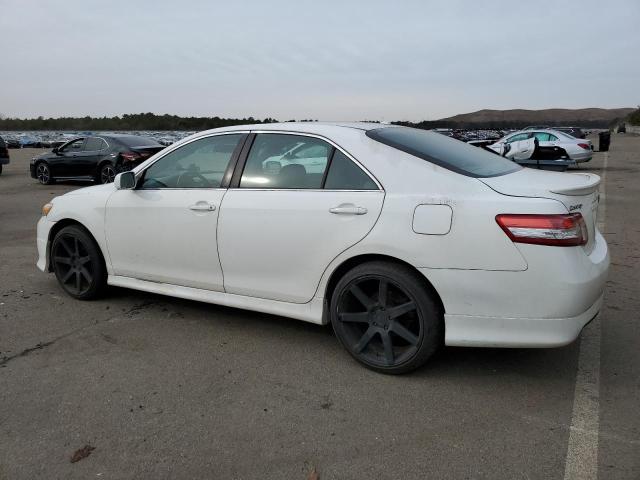 4T1BF3EK9AU539256 - 2010 TOYOTA CAMRY BASE WHITE photo 2