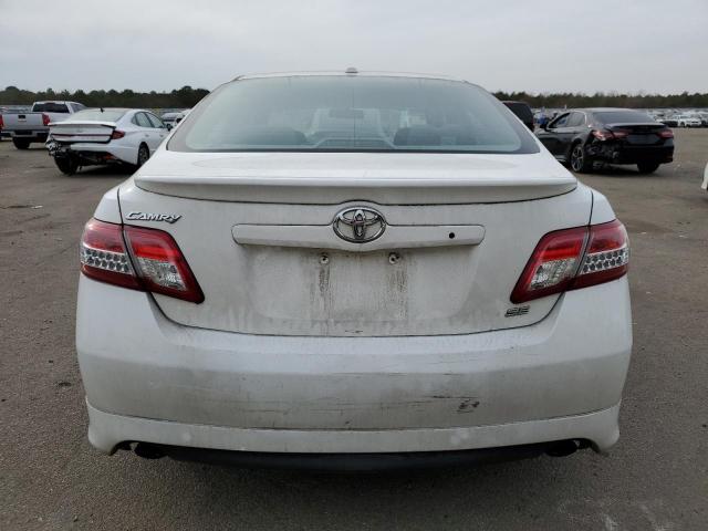 4T1BF3EK9AU539256 - 2010 TOYOTA CAMRY BASE WHITE photo 6