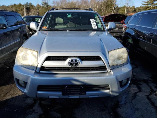 JTEBU17R488107620 - 2008 TOYOTA 4RUNNER LIMITED SILVER photo 5