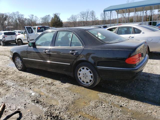 WDBJF55F8VA372070 - 1997 MERCEDES-BENZ E 320 BLACK photo 2