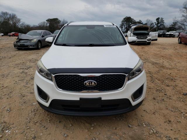 5XYPG4A53HG188336 - 2017 KIA SORENTO LX WHITE photo 5