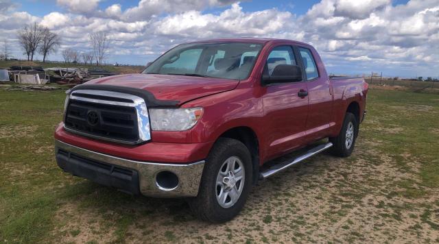 5TFRM5F10BX024835 - 2011 TOYOTA TUNDRA DOUBLE CAB SR5 RED photo 2