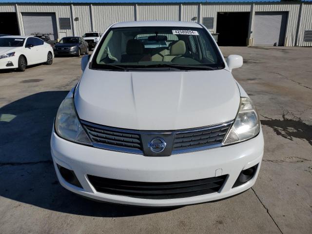 3N1BC13E27L374686 - 2007 NISSAN VERSA S WHITE photo 5