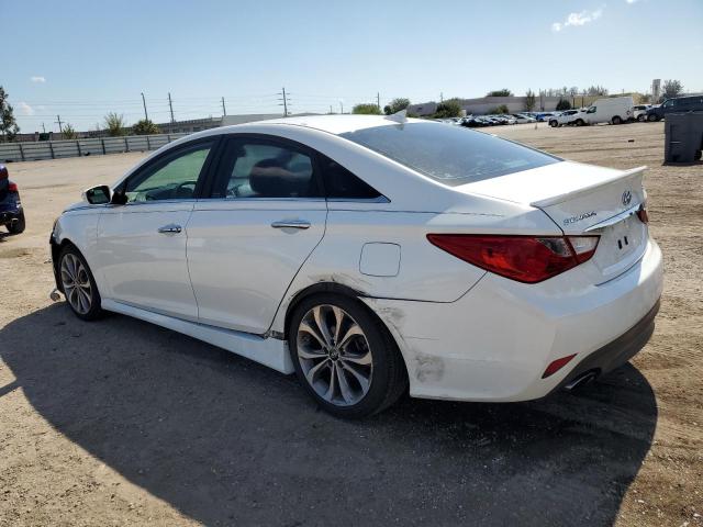 5NPEC4AB8EH940920 - 2014 HYUNDAI SONATA SE WHITE photo 2