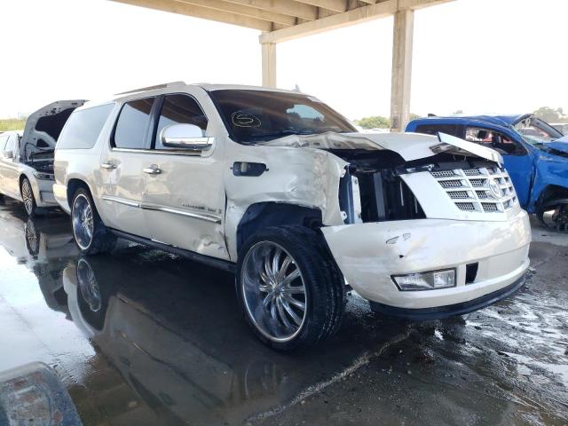 1GYFC66858R232421 - 2008 CADILLAC ESCALADE ESV WHITE photo 4