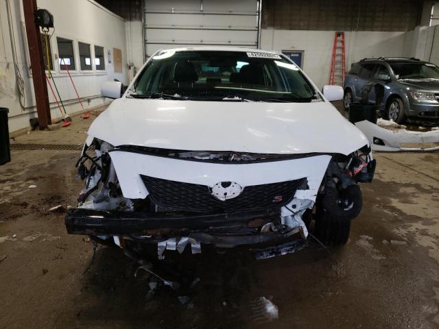2T1BU4EE9AC409713 - 2010 TOYOTA COROLLA BASE WHITE photo 5